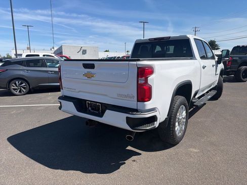 Used 2023 Chevrolet Silverado 2500 High Country w/ Z71 Off-Road Package AWD/4WD image 7