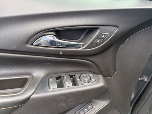 Used 2019 Chevrolet Equinox Premier image 18