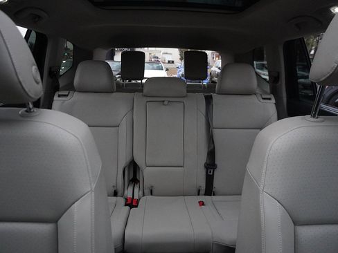 Used 2021 Volkswagen Atlas SE w/ Panoramic Sunroof Package image 42