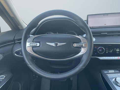 Used 2025 Genesis GV70 2.5T image 13