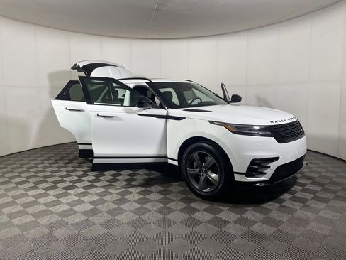 Used 2025 Land Rover Range Rover Velar Dynamic SE image 9