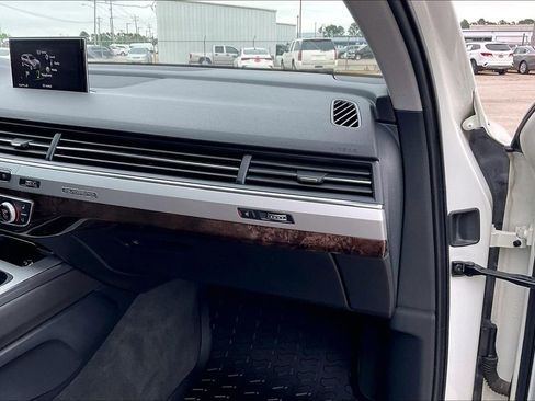 Used 2019 Audi Q7 2.0T Premium Plus AWD/4WD image 23