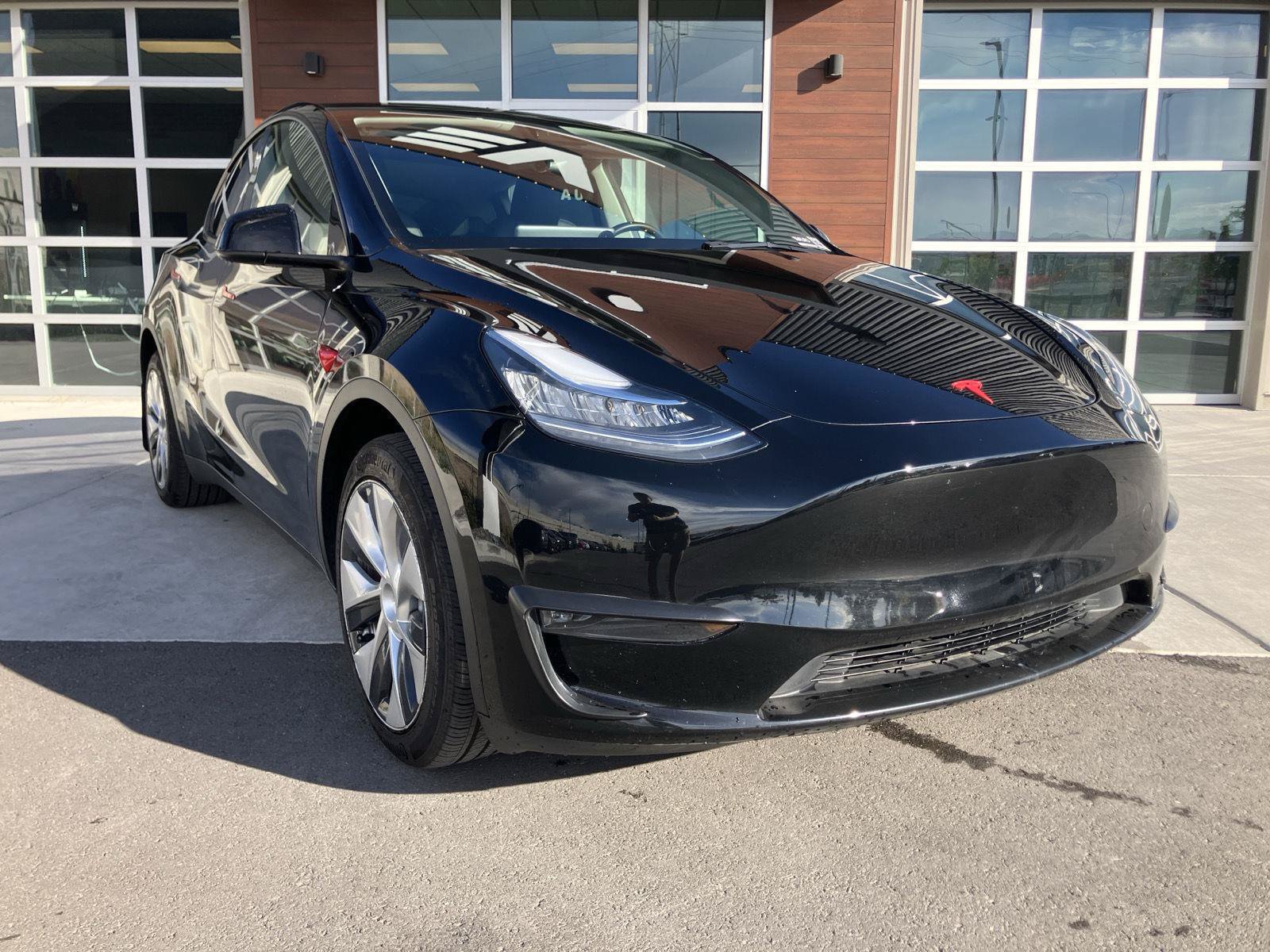 Used 2023 Tesla Model Y Long Range AWD/4WD image 2