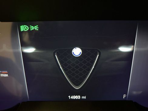 Used 2024 Alfa Romeo Giulia Ti AWD/4WD image 19