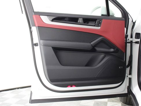 New 2026 Porsche Cayenne Coupe image 21