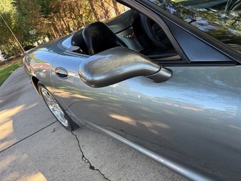 Used 2004 Chevrolet Corvette Convertible w/ Preferred Equipment Group image 36