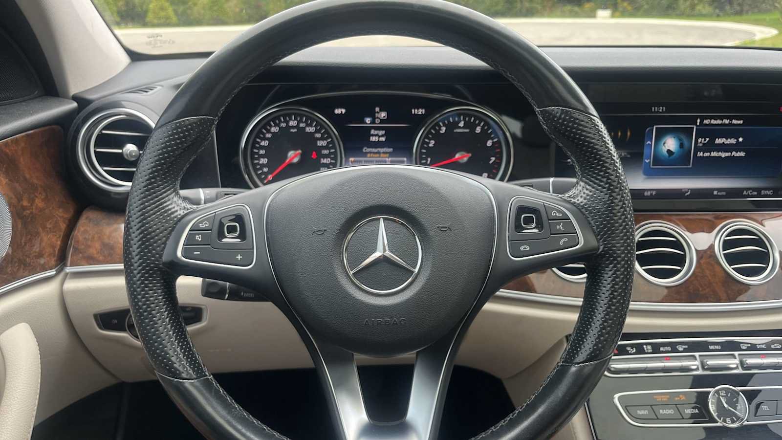 Certified 2017 Mercedes-Benz E 400 4MATIC Wagon image 37