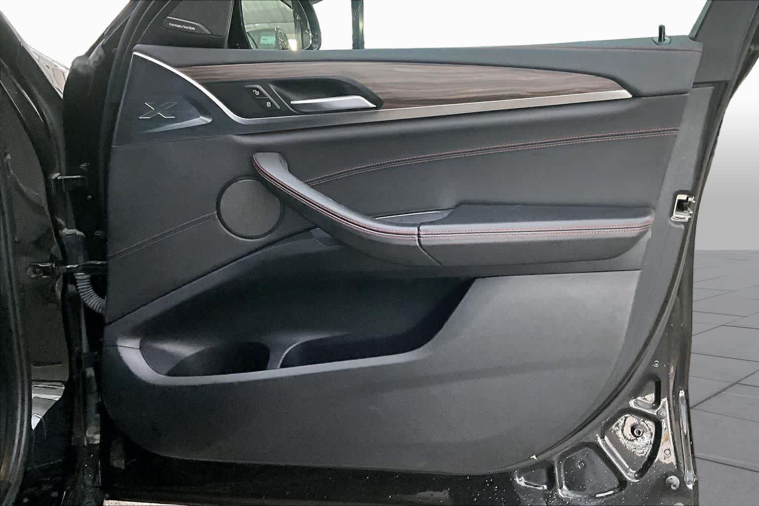 Used 2019 BMW X4 xDrive30i w/ M Sport Package AWD/4WD image 23