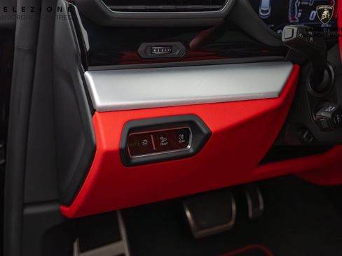 Used 2019 Lamborghini Urus image 27