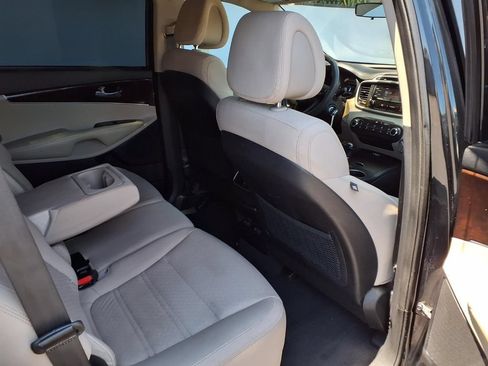 Used 2016 Kia Sorento LX FWD image 19