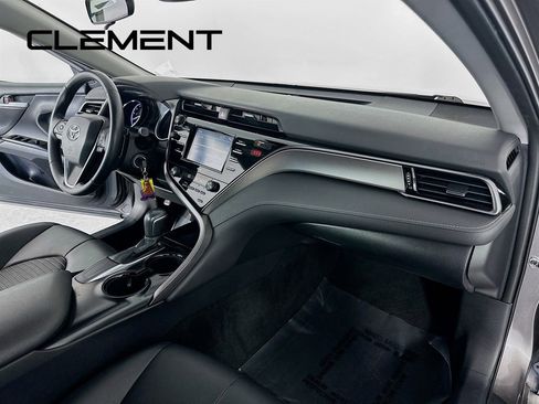 Used 2020 Toyota Camry SE image 32
