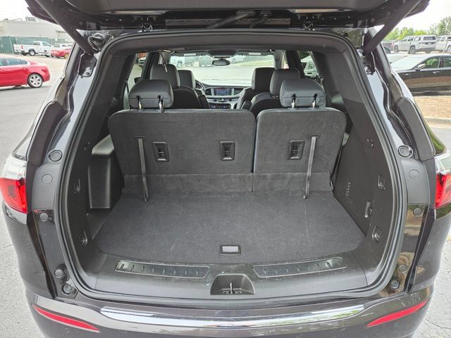 Used 2023 Buick Enclave Essence FWD image 17