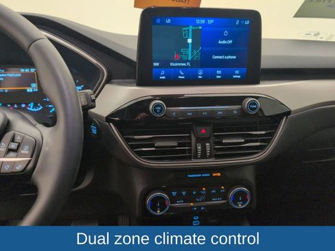 Used 2022 Ford Escape SE w/ SE Sport Appearance Package image 16