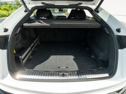 Used 2021 Lamborghini Urus image 69