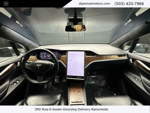 Used 2018 Tesla Model X 75D image 25