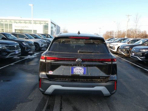 New 2026 Volkswagen Tiguan S image 16
