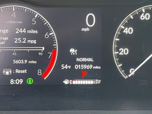 Used 2024 Honda HR-V Sport image 3