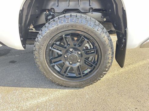 Used 2020 Toyota Tundra SR5 w/ SR5 Upgrade Package image 11
