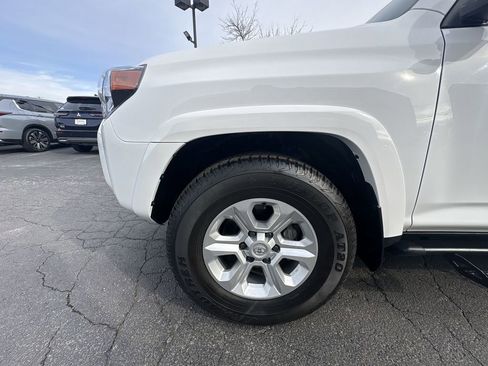 Used 2024 Toyota 4Runner SR5 Premium w/ Moonroof Package image 18