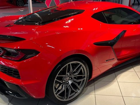 Used 2025 Chevrolet Corvette Z06 image 2