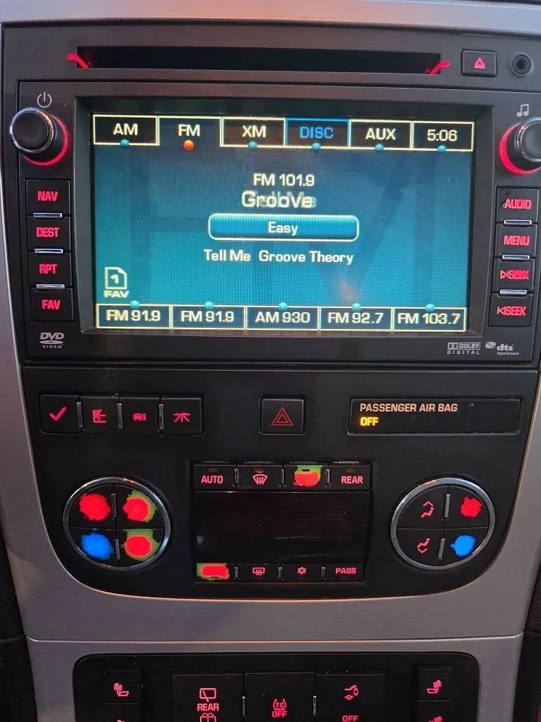 Used 2012 GMC Acadia SLT w/ LPO, 'HIT The Road' Package FWD image 9