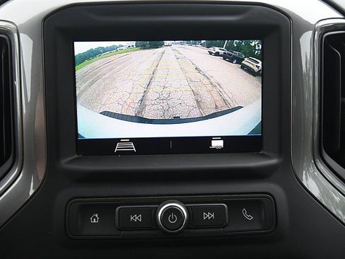 Used 2022 Chevrolet Silverado 2500 Custom AWD/4WD image 17
