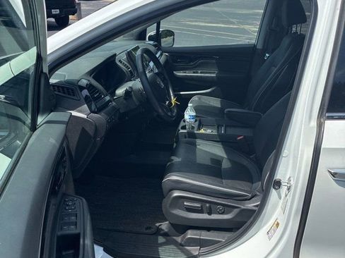 Used 2023 Honda Odyssey Elite image 12