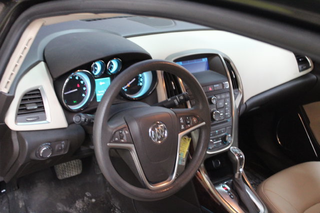 Used 2013 Buick Verano FWD image 12