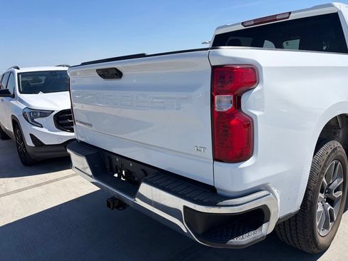 Used 2022 Chevrolet Silverado 1500 LT RWD image 4