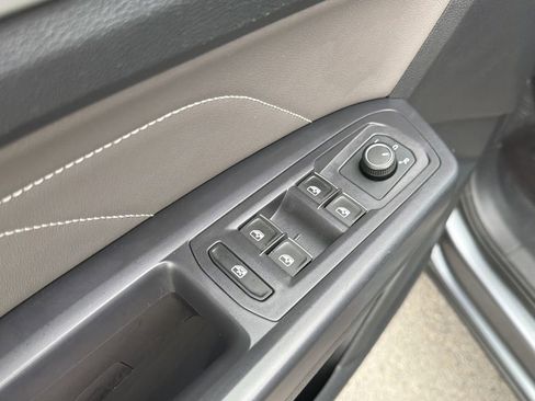 Used 2021 Volkswagen Atlas SE FWD image 25