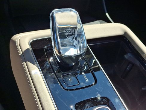 New 2026 Volvo XC90 B6 Plus w/ Protection Package Premier image 12