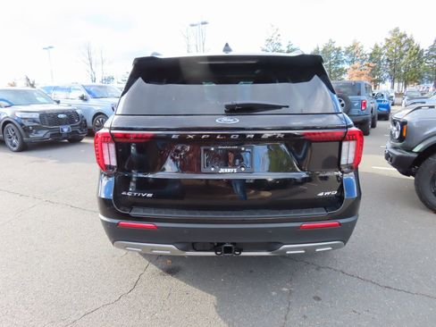 New 2026 Ford Explorer Active w/ Active Comfort Package image 5