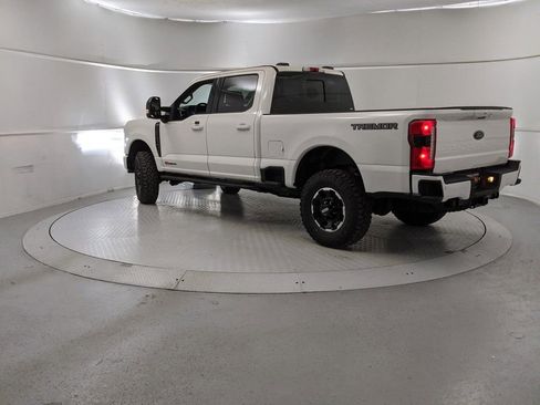 New 2025 Ford F250 Lariat w/ Lariat Ultimate Package image 4