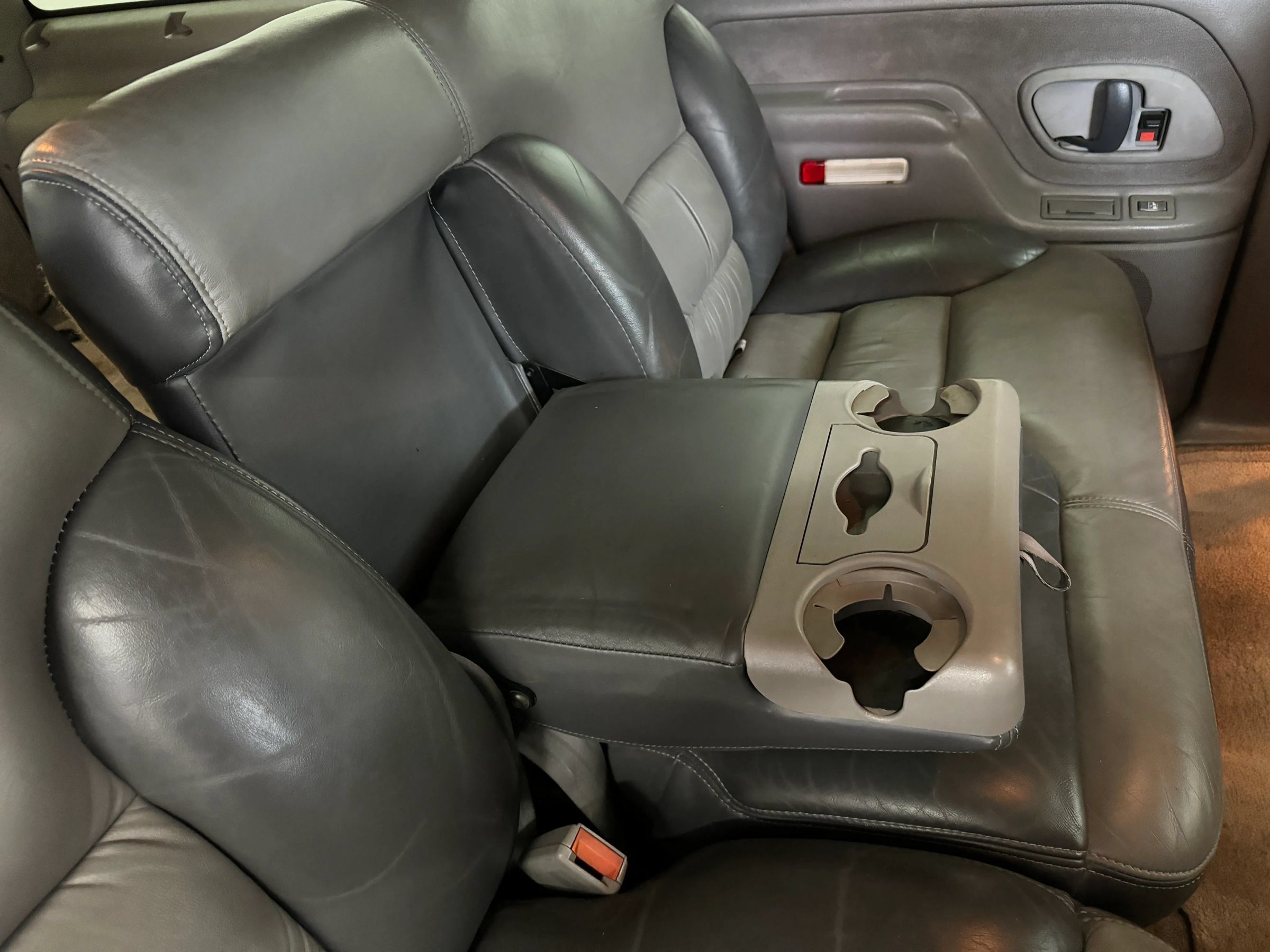 Used 2000 Chevrolet Tahoe Z71 w/ Comfort & Security Pkg AWD/4WD image 99