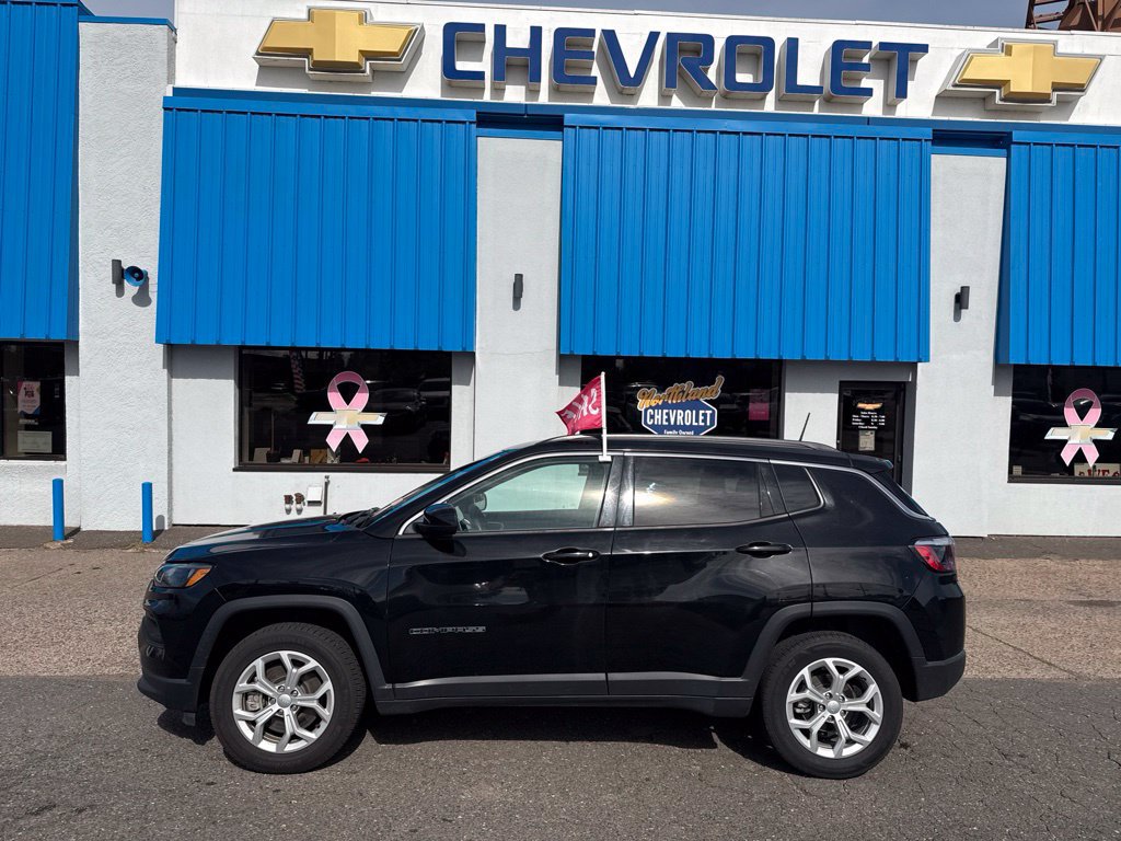 Used 2024 Jeep Compass Latitude AWD/4WD image 17