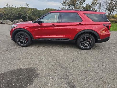New 2026 Ford Explorer ST image 2