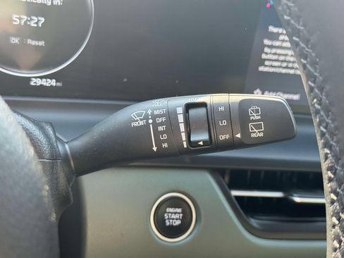 Used 2024 Kia Seltos SX w/ SX Sunroof Package AWD/4WD image 23