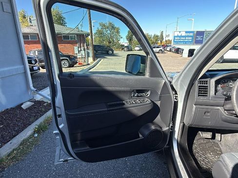 Used 2012 Jeep Liberty Sport image 20