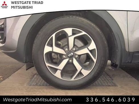 Used 2020 Kia Sportage LX AWD/4WD image 8
