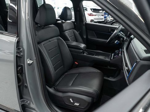 Used 2024 Hyundai Santa Fe Calligraphy AWD/4WD image 11