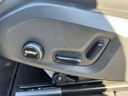 Used 2026 Volvo XC90 T8 Plus w/ Protection Package Premier image 17