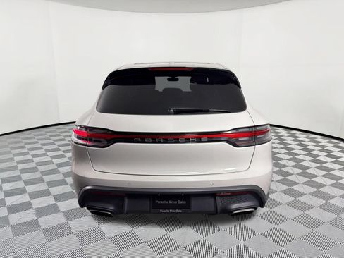 Certified 2023 Porsche Macan AWD/4WD image 10