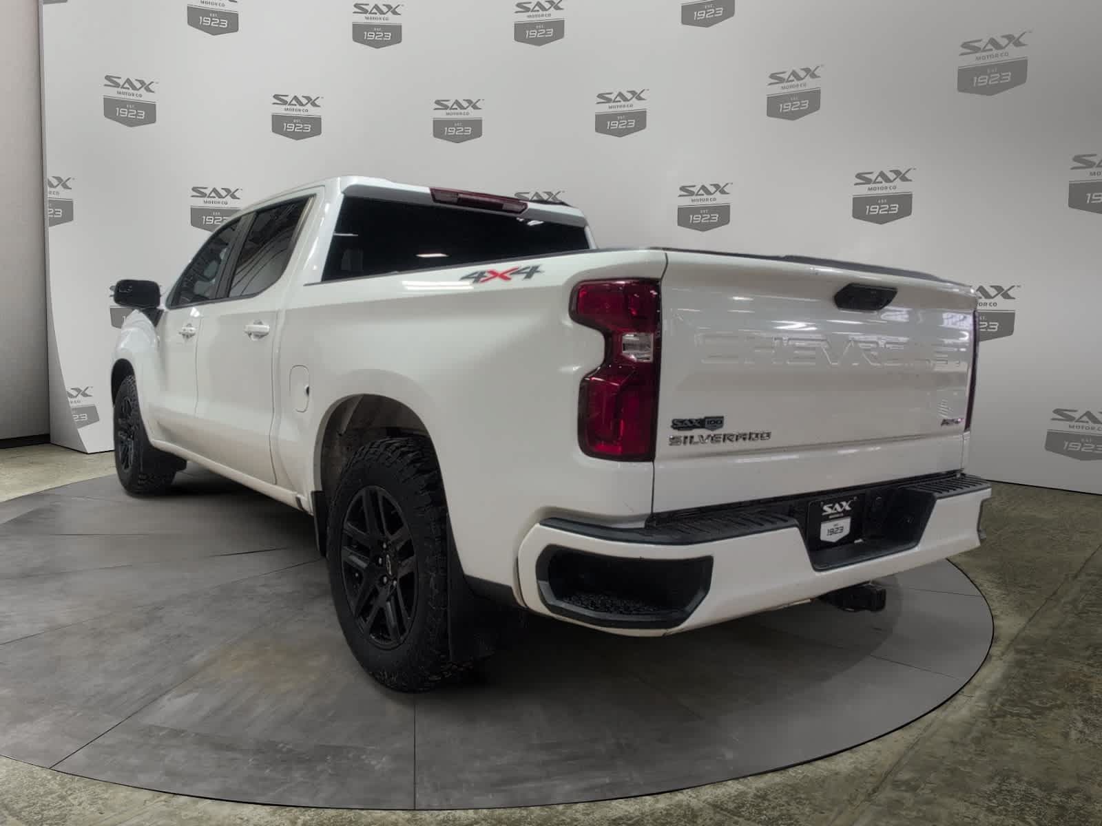 Used 2024 Chevrolet Silverado 1500 RST AWD/4WD image 3