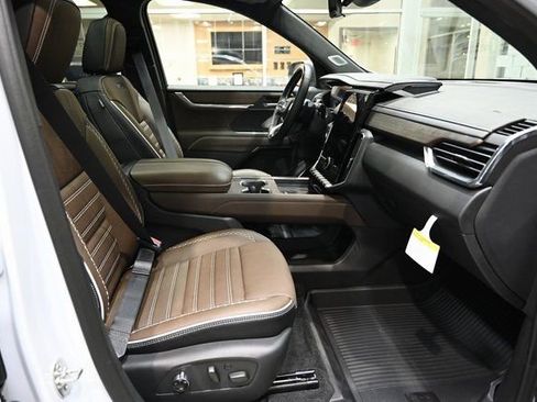 New 2026 GMC Acadia Denali Ultimate w/ LPO, Floor Liner Package image 10