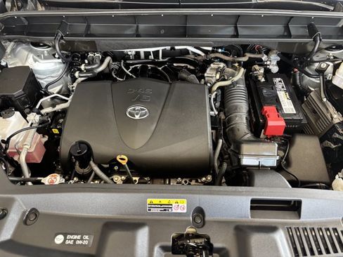 Used 2022 Toyota Highlander LE AWD/4WD image 21