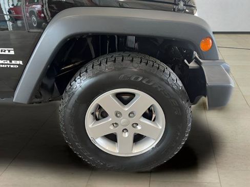 Used 2016 Jeep Wrangler Unlimited Sport w/ Quick Order Package 24S AWD/4WD image 23