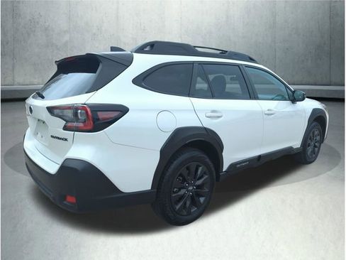 Used 2025 Subaru Outback Onyx Edition AWD/4WD image 6