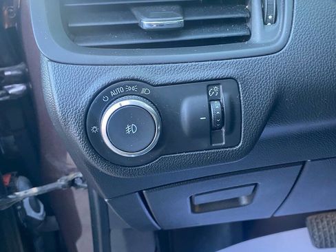 Used 2017 Buick Envision Essence AWD/4WD image 16