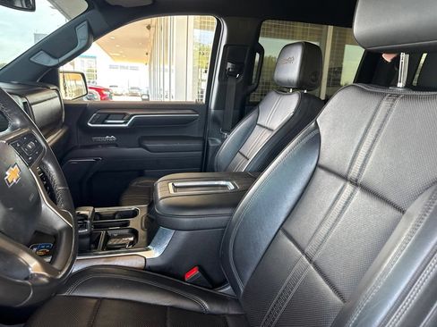 Used 2022 Chevrolet Silverado 1500 High Country w/ High Country Premium Package AWD/4WD image 16