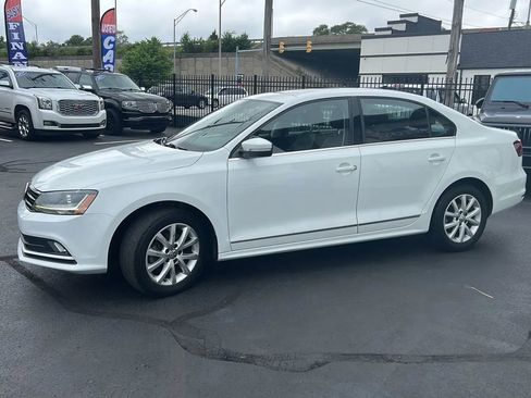 Used 2017 Volkswagen Jetta SEL image 8
